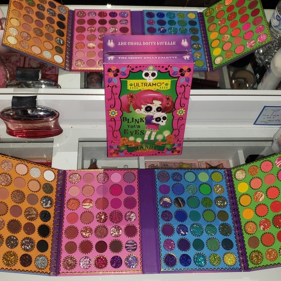 Makeup - Picture 3 of 5